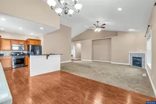 338 NW Foxglove St, Dallas, OR 97338 - Photo 10