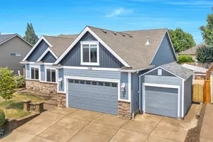 338 NW Foxglove St, Dallas, OR 97338 - Photo 2