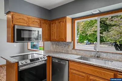 874 W Ida St, Stayton, OR 97383 - Photo 12