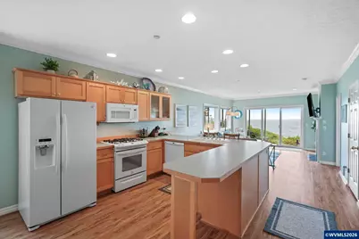 1113 N Highway 101 #1, Depoe Bay, OR 97341 - Photo 10