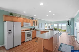 1113 N Hwy 101, Depoe Bay, OR 97341 - Photo 10