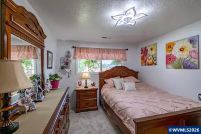 1424 Rainier Rd, Woodburn, OR 97071 - Photo 14