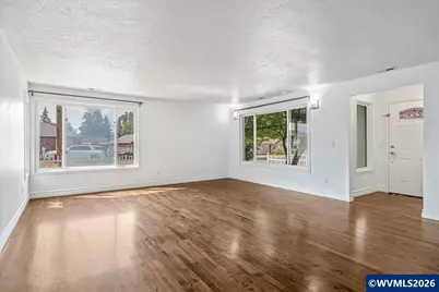 389 W Washington St, Stayton, OR 97383 - Photo 8