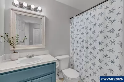 2550 Edgewater Dr, Woodburn, OR 97071 - Photo 20
