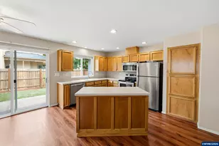 7368 Meadowglen St NE, Keizer, OR 97303 - Photo 12