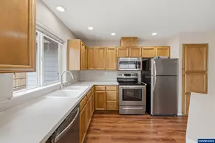 7368 Meadowglen St NE, Keizer, OR 97303 - Photo 14