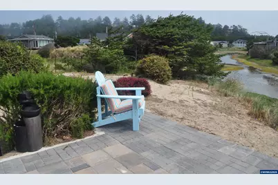 1101 NW Pacific Wy, Waldport, OR 97394 - Photo 18