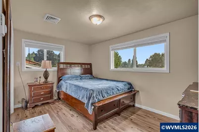 733 Meadowlawn Dr SE, Salem, OR 97317 - Photo 18