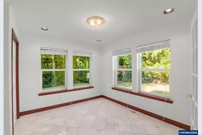 534 NE South Shore Rd, Portland, OR 97211 - Photo 6