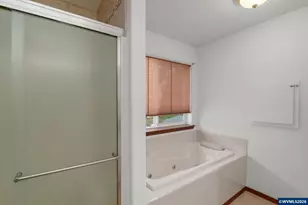 534 NE South Shore Rd, Portland, OR 97211 - Photo 20