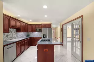 534 NE South Shore Rd, Portland, OR 97211 - Photo 12