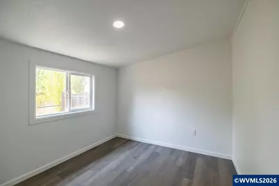 215 N Polk St, Independence, OR 97351 - Photo 22