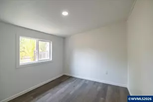 215 N Polk St, Independence, OR 97351 - Photo 22