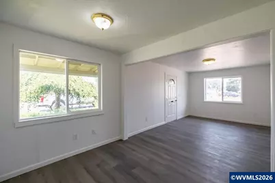 215 N Polk St, Independence, OR 97351 - Photo 8