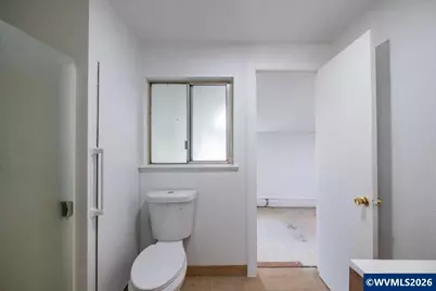215 N Polk St, Independence, OR 97351 - Photo 24