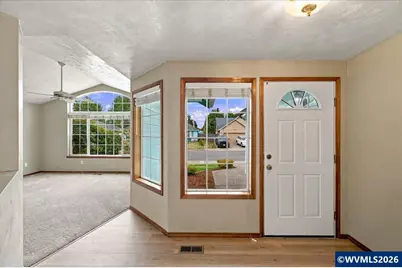 3224 18th St SE, Albany, OR 97322 - Photo 2