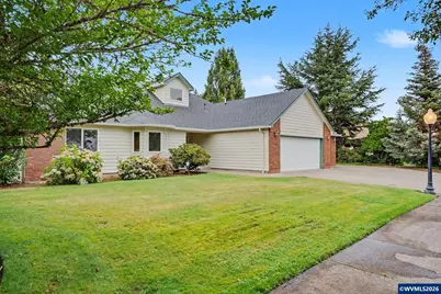 1553 E Burnett St, Stayton, OR 97383 - Photo 2