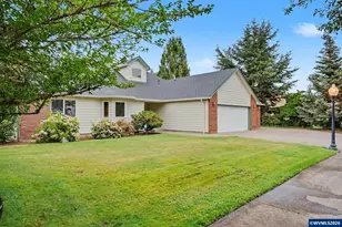 1553 E Burnett St, Stayton, OR 97383 - Photo 2