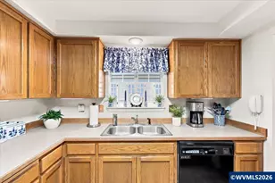 5295 Red Leaf Dr S, Salem, OR 97306 - Photo 14