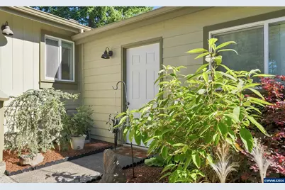 607 Glenbrook Cir, Florence, OR 97439 - Photo 32