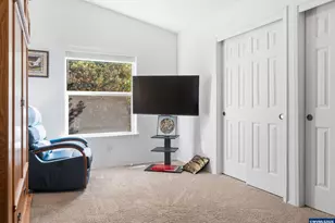607 Glenbrook Cir, Florence, OR 97439 - Photo 14