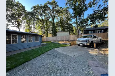 438 NW Douglas St, Dallas, OR 97338 - Photo 24