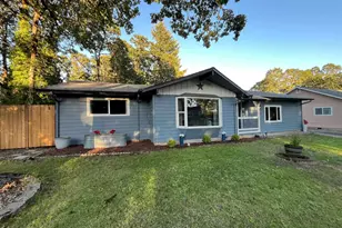 438 NW Douglas St, Dallas, OR 97338 - Photo 2