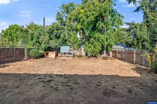 1775 Yew St SE, Salem, OR 97302 - Photo 30