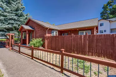 645 NW Kings Bl, Corvallis, OR 97330 - Photo 2