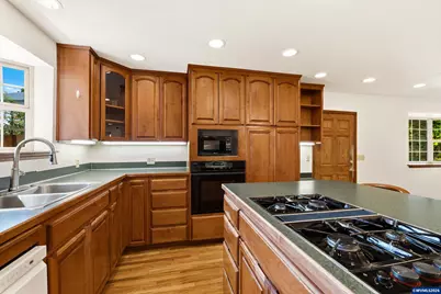 645 NW Kings Bl, Corvallis, OR 97330 - Photo 8