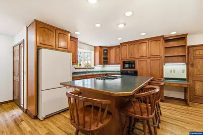 645 NW Kings Bl, Corvallis, OR 97330 - Photo 10