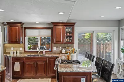 2337 Margarett St NW, Salem, OR 97304 - Photo 6