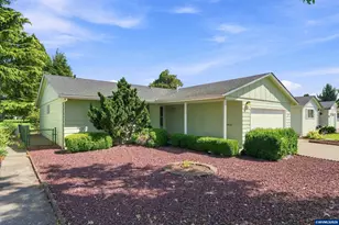828 Oregon Way, Woodburn, OR 97071 - Photo 26