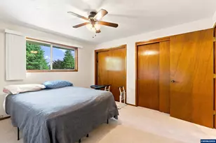 828 Oregon Way, Woodburn, OR 97071 - Photo 20
