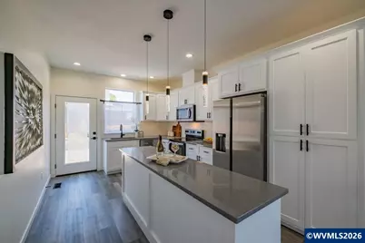 528 S 7th St, Independence, OR 97351 - Photo 12
