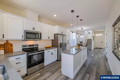 528 S 7th St, Independence, OR 97351 - Photo 14