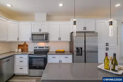 528 S 7th St, Independence, OR 97351 - Photo 16