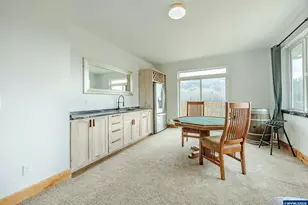 47555 McKenzie Hwy, Vida, OR 97488 - Photo 34