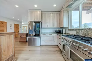 47555 McKenzie Hwy, Vida, OR 97488 - Photo 14