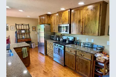 1053 Windemere Dr NW, Salem, OR 97304 - Photo 6