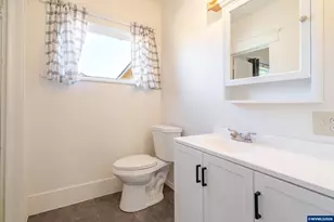 1116 SE 7th Ave, Albany, OR 97321 - Photo 18