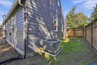 1875 23rd St NE, Salem, OR 97301 - Photo 34