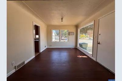 1551 Market St NE, Salem, OR 97301 - Photo 8