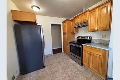 1551 Market St NE, Salem, OR 97301 - Photo 12
