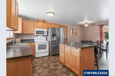 1078 29th St, Sweet Home, OR 97386 - Photo 16
