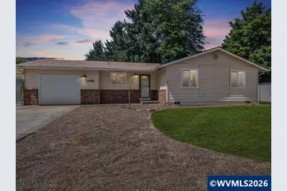 1078 29th St, Sweet Home, OR 97386 - Photo 1