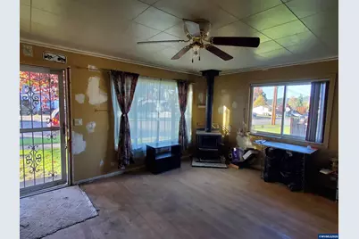 585 5th Av, Sweet Home, OR 97386 - Photo 8
