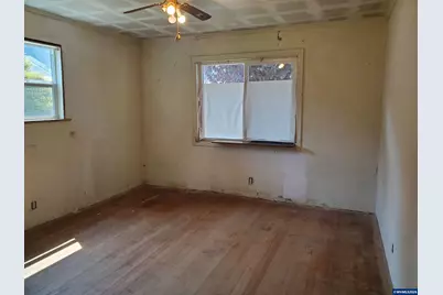 585 5th Av, Sweet Home, OR 97386 - Photo 12