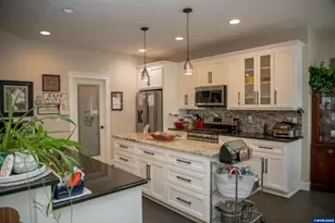 3046 Elliot St NW, Salem, OR 97304 - Photo 14