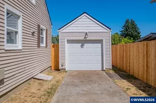1235 14th Av SW, Albany, OR 97321 - Photo 4